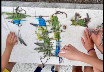 Atelier 7-12 ans : Tissage nature_Le Grand-Village-Plage